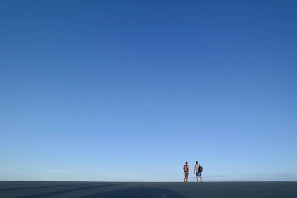 What's the most effective way to incorporate a minimalist aesthetic in a UK home design?