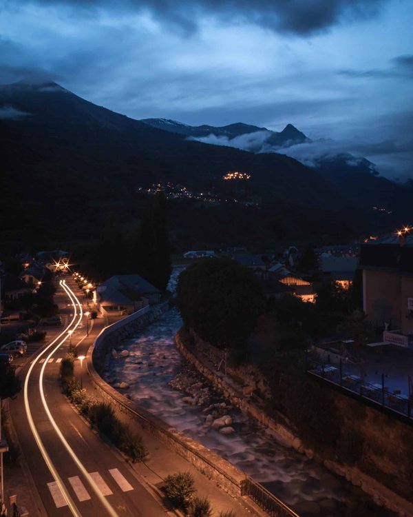 What's the Secret to a Flavorful Beef Stroganoff with Brandy and Sour Cream?